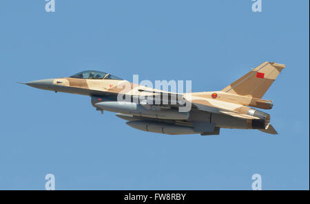 Un marocchino Royal Air Force F-16 Blocco 52+ a Marrakech Air Show in Marocco. Foto Stock