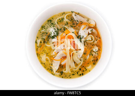 Zuppa: pollo con tagliatelle, carote, brodo di finocchio , vista dall'alto isolato su sfondo bianco Foto Stock