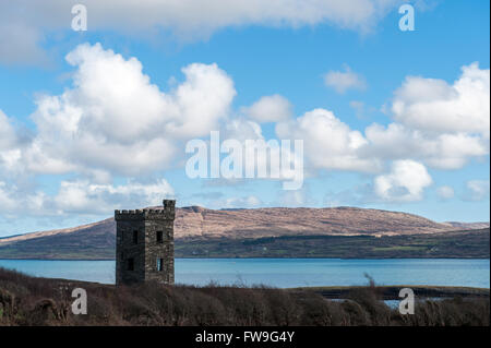 Le rovine del castello sulla costa sulla testa di pecora, West Cork, Irlanda. Foto Stock