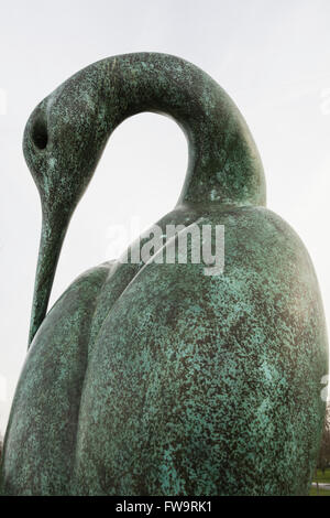 Isis, situato vicino alla serpentina, accanto al Diana Memorial Fontana, è una scultura in bronzo disegnato da Simon perno. Foto Stock