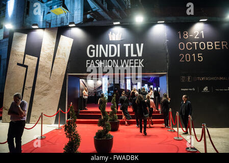 Gindi TLV della settimana della moda su 18 Ottobre a Tel Aviv, Israele Foto Stock