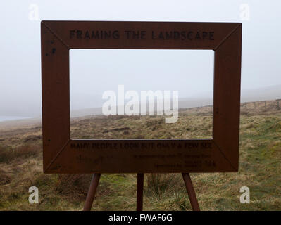 Incorniciare il paesaggio da Ashley Jackson accanto la Pennine Way off Wessenden Head Road, West Yorkshire. Foto Stock