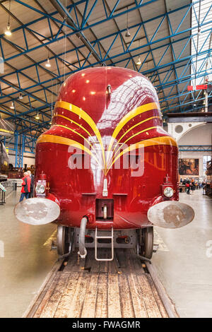 Incoronazione Classe Pacific locomotiva a vapore la Duchessa di Hamilton nella National Railway Museum a York, North Yorkshire, Inghilterra, Foto Stock