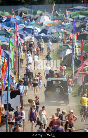 Una calda e polverosa anno presso il festival di Glastonbury, Pilton Somerset Giugno 2010 Foto Stock