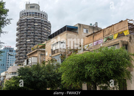 La cosiddetta torre di Dizengoff edificio residenziale a Tel Aviv city, Israele Foto Stock