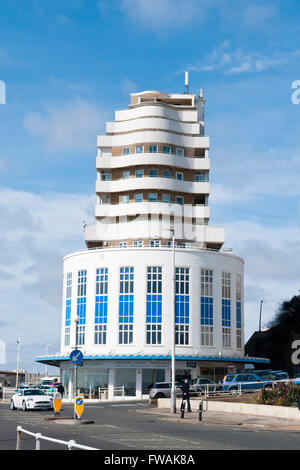 Marine Court a St Leonards-on-Sea, un suggestivo edificio art-deco in forma di ocean liner Foto Stock