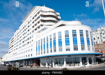 Marine Court a St Leonards-on-Sea, un suggestivo edificio art-deco in forma di ocean liner Foto Stock