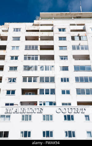 Dettaglio del Marine Court a St Leonards-on-Sea, un suggestivo edificio art-deco in forma di ocean liner Foto Stock