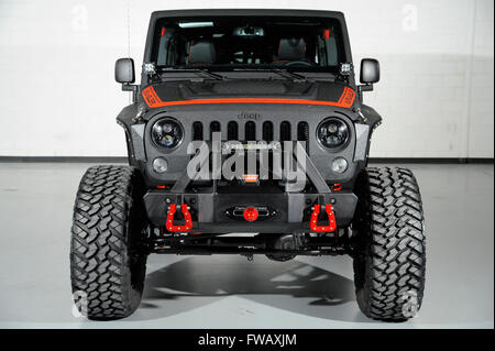 1 aprile 2016: 2016 Jeep Wrangler custom fuoristrada Foto Stock