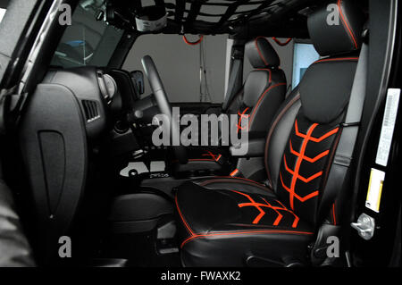 1 aprile 2016: 2016 Jeep Wrangler custom fuoristrada Foto Stock