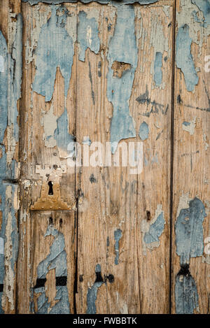Telaio completo di prendere il legno stagionato di una vecchia porta Foto Stock
