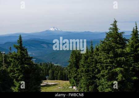 Vista di Mt Jefferson da vicino Timberline Lodge sul cofano mt Foto Stock