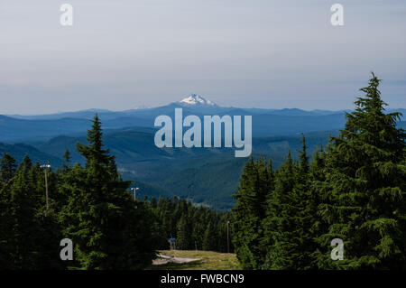 Vista di Mt Jefferson da vicino Timberline Lodge sul cofano mt Foto Stock