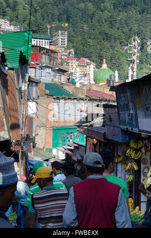 Persone che camminano in strada, Shimla, Simla, Himachal Pradesh, India, Foto Stock