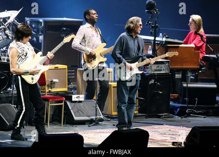 ERIC CLAPTON & Jeff Beck , Madison Square Garden 2-19-2010 Foto di Michael Brito Foto Stock