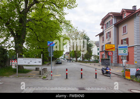 Il confine tra la Germania e la Svizzera nella città di Konstanz Foto Stock