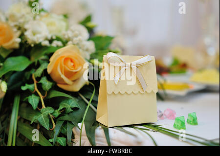 Inserire le impostazioni per la sposa e lo Sposo presso la Reception Foto Stock