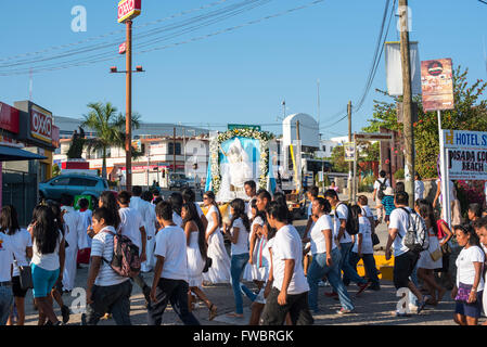 Processione di pasqua a Puerto Escondido Messico Foto Stock