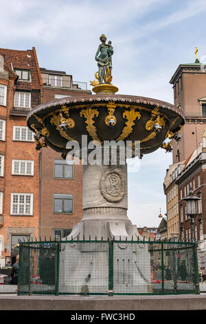 La fontana della Caritas Foto Stock