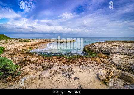 Bella spiaggia serena in Riviera Maya, Messico Foto Stock