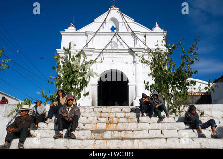 Piccola chiesa di El Calvario a Chichicastenango, Guatemala. Foto Stock