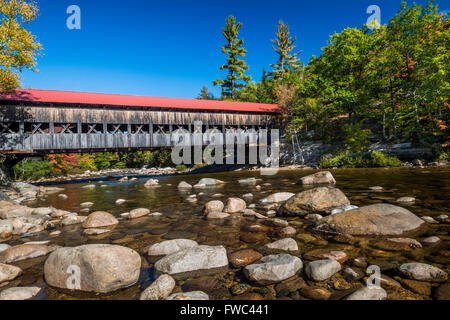 Albany Ponte Coperto attraversa il fiume Swift, White Mountain National Forest,NH Foto Stock