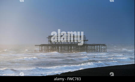 Molo Ovest di Brighton e Spiaggia di Brighton, Brighton, Inghilterra. Foto Stock