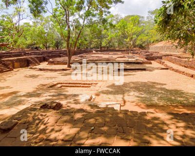 Sunny impressione circa Sigiriya, un antico palazzo situato nel centrale quartiere di Matale nello Sri Lanka Foto Stock