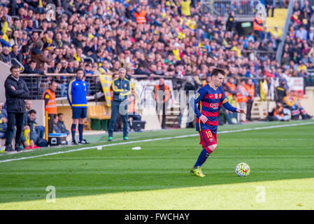 VILLARREAL, Spagna - MAR 20: Lionel Messi gioca in La Liga match tra Villarreal CF e FC Barcellona a El Madrigal Stadiu Foto Stock