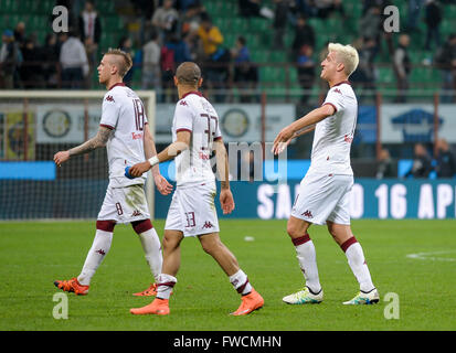 Milano, Italia. 3 Aprile 2016: Maxi Lopez festeggia alla fine della serie di un Match tra FC Internazionale e Torino FC a Giuseppe Meazza. Credito: Nicolò Campo/Alamy Live News Foto Stock