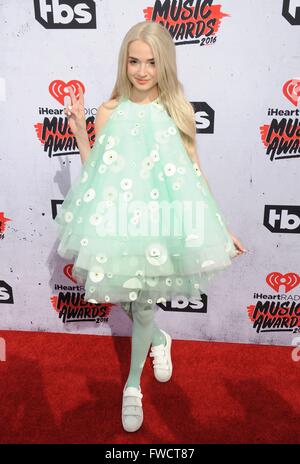 Los Angeles, CA, Stati Uniti d'America. 3 apr, 2016. Thats Papavero presso gli arrivi per il iHeartRadio Music Awards 2016 - Arrivi, il Forum, Los Angeles, CA 3 aprile 2016. Credito: Dee Cercone/Everett raccolta/Alamy Live News Foto Stock