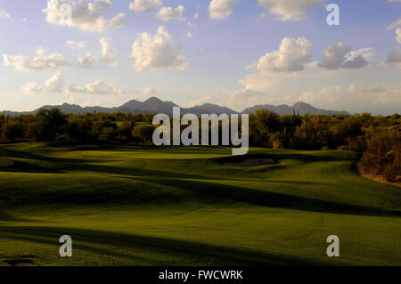 Fort Mcdowell, Arizona, Stati Uniti. 2 Apr 2012. Tempe, Ariz.; Ott 21, 2006 Ã foro n. 6 sul corso del Saguaro a We-Ko-Pa Golf Club a Fort McDowell, Ariz. ZUMA PRESS/Scott A. Miller © Scott A. Miller/ZUMA filo/Alamy Live News Foto Stock