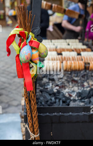 Mercato di pasqua nel castello di Praga, Praga, Repubblica Ceca, Europa Foto Stock