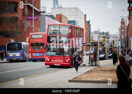 Ralph Torelli azienda di pullman da Cheadle in Stockport, giovenchi allenatori opera una rotta, 147 Oxford Road Link che collega Foto Stock