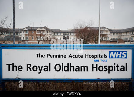 Oldham Royal Pennine Acute Hospitals NHS Trust precedentemente noto come Oldham e District General Hospital Coldhurst area di Oldha Foto Stock