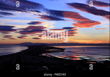 Tramonto dalla Foresta di Stato Pierres Blanches, il Mont Saint Clair, Sete, Languedoc-Roussillon, Francia Foto Stock