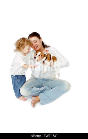 Nonna mostra il cucciolo di cane Foto Stock