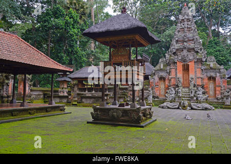 Pura Dalem Agung, Santo sacro Monkey Forest, Ubud, Bali, Indonesia Foto Stock