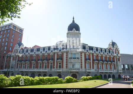 Edificio de la compañía reale Asturiana de Minas. Madrid è a sud-ovest della città europea, la capitale della Spagna e la più grande Foto Stock