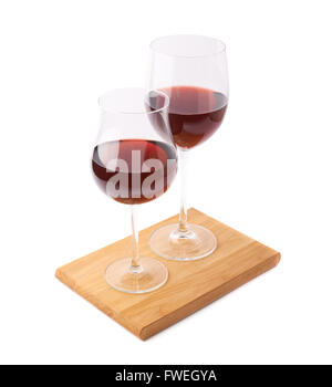 Due bicchieri di vino rosso isolato Foto Stock