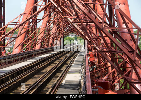 Ponte di Forth Rail interno e dall'alto Foto Stock