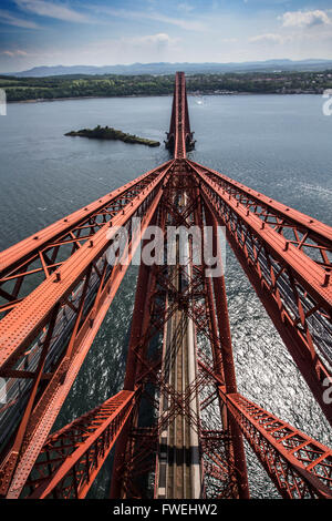 Ponte di Forth Rail interno e dall'alto Foto Stock