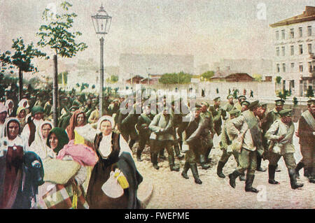 La caduta di Varsavia, Agosto 1915. Il Russo il corpo principale si ritira dalla città. La prima guerra mondiale Foto Stock