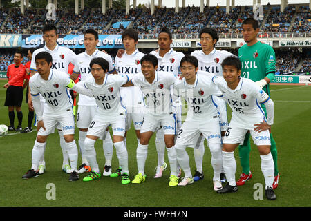 Kanagawa, Giappone. 2 apr, 2016. Kashima palchi team group line-up calcio/calcetto : 2016 J1 League 1 stadio match tra Kawasaki frontale 1-1 Kashima palchi a Todoroki Stadium di Kanagawa, Giappone . © AFLO/Alamy Live News Foto Stock