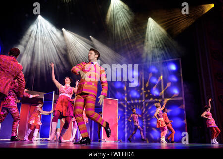 Sydney, Australia. 05 apr, 2016. Eseguire il cast "Georgy Girl' durante una anteprima media di "Georgy Girl - I cercatori Musical" tenutosi presso il Teatro di Stato di Sydney il 5 aprile. Georgy Girl segue la storia di Judith Durham, Athol Guy, Keith Potger e Bruce Woodley, dal loro folk e jazz inizi a Melbourne per il loro aumento meteorica al mondo pop celebrità nel '60s, ad oggi. Credito: Hugh Peterswald/Pacific Press/Alamy Live News Foto Stock