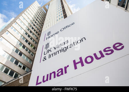 Croydon, Regno Unito. 5 Aprile, 2016. L'Home Office, Regno Unito visti e immigrazione ufficio a casa lunare in Croydon. Credito: Mark Kerrison/Alamy Live News Foto Stock