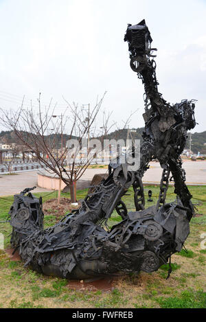 Okayama, Giappone. Xix Mar, 2016. Il 'Memory dello scafo della nave", un'installazione arte prodotta da Atsushi Ozawa del Giappone è visualizzato all Onu porta nella prefettura di Okayama Sabato, 19 marzo 2016 come una parte di Setouchi Triennale 2016. Setouchi Triennale art festival ha iniziato a isole di Setonaikai mar mediterraneo dal 20 marzo fino a novembre 6. © Yoshio Tsunoda/AFLO/Alamy Live News Foto Stock