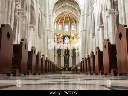 La cattedrale di Almudena di Madrid in Spagna Foto Stock