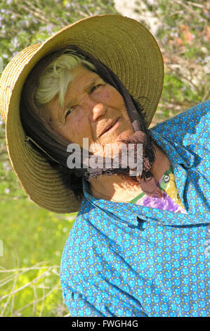 Mani Grecia- 27 Marzo 2006: tradizionale vecchia donna greca Foto Stock