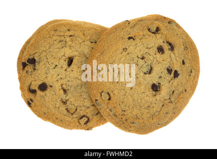 Vista dall'alto di due chip di cioccolato senza glutine cookies isolato su uno sfondo bianco. Foto Stock